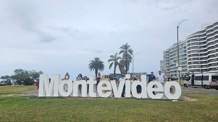Same cruise sharing tour in Montevideo with TANGO TOUR