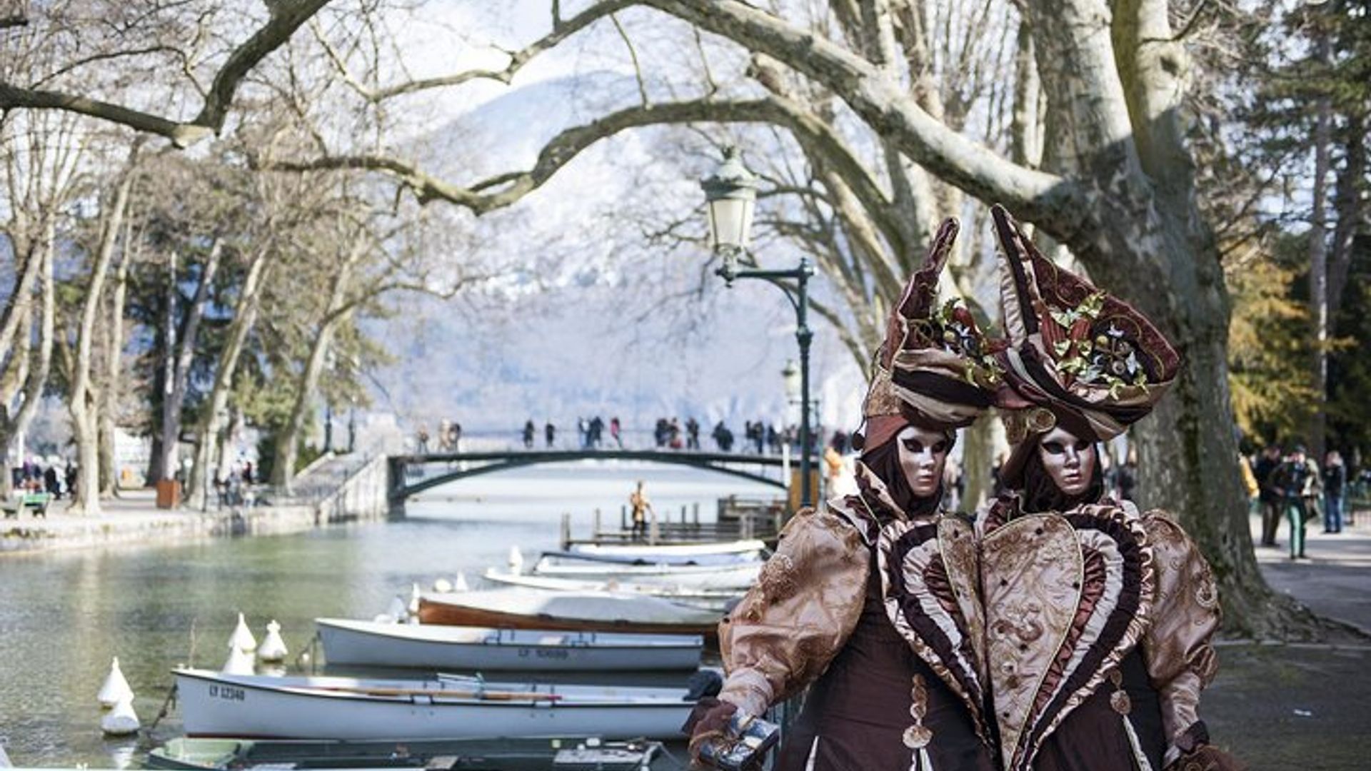 Annecy Village Half-Day Tour from Geneva with Palais de l'Isle