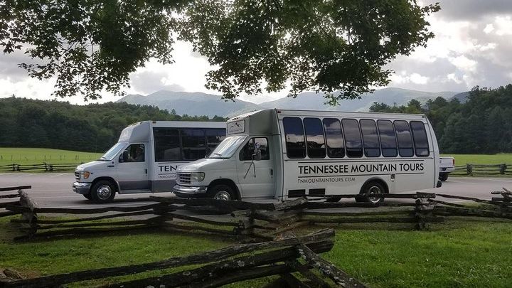 Cades Cove Sightseeing Bus Tour from Pigeon Forge
