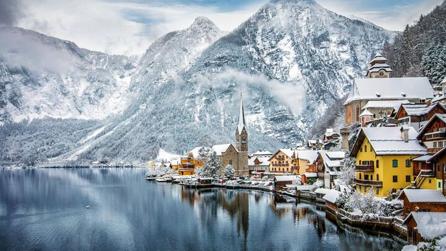 Hallstatt and Salzkammergut Private Full-Day Tour From Salzburg