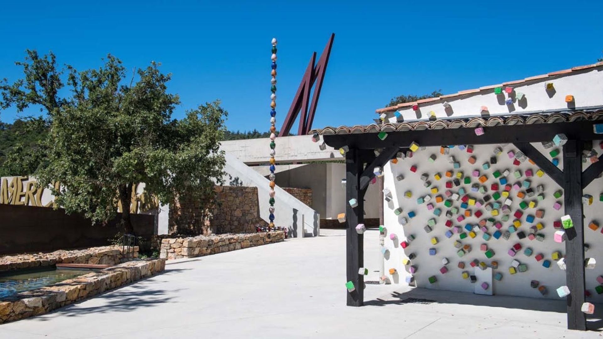 Art collection of the Commanderie de Peyrassol guided tour in English