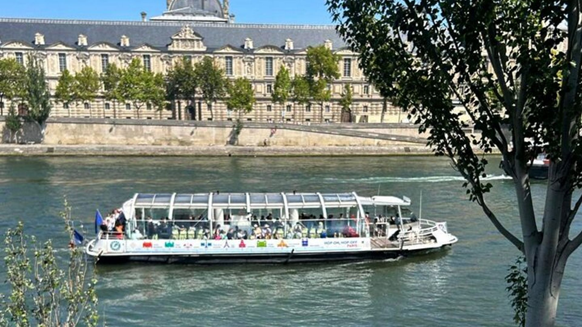 Paris Golden Pass, 2 or 4 Days with Hop-On Hop-Off River Boat