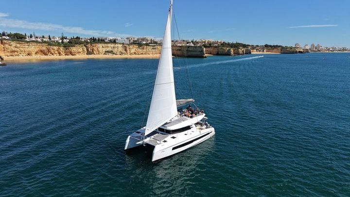 Albufeira: Benagil Cave Catamaran Cruise With Gourmet Snacks
