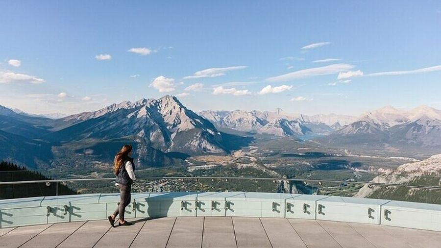 Calgary to Minnewanka, Johnston Canyon, and Banff Day Trip