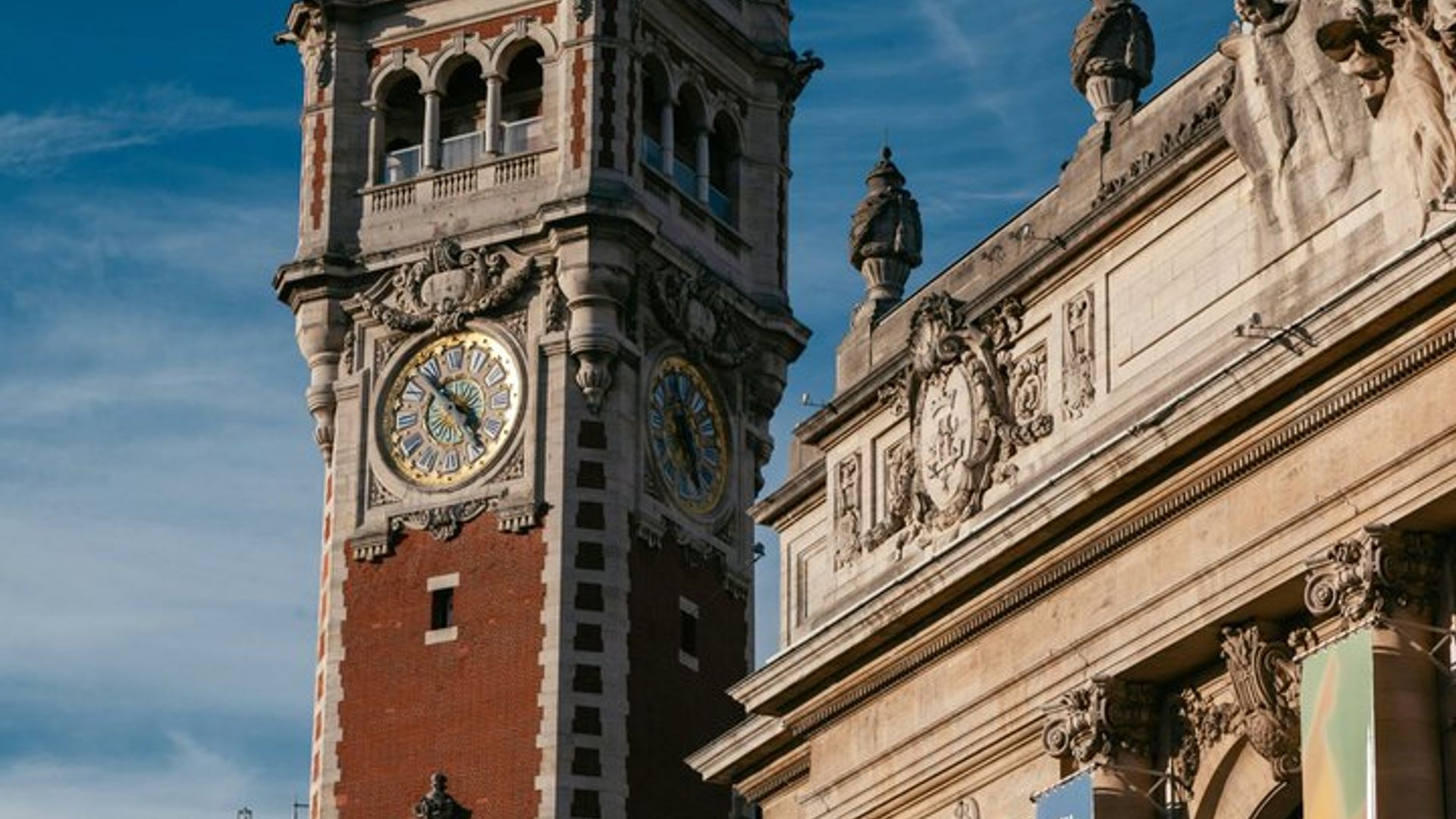 Lille Mobile Scavenger Hunt and City Highlights Walking Tour