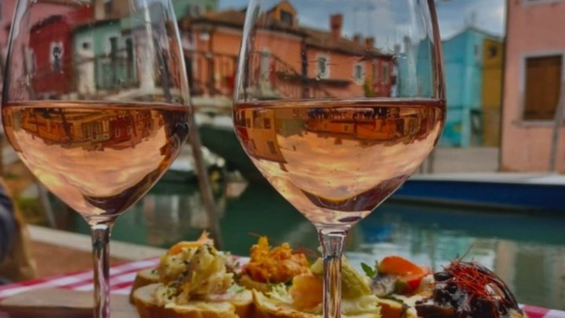 Ilhas de Veneza: Aventura em Vidro de Murano e Renda de Burano