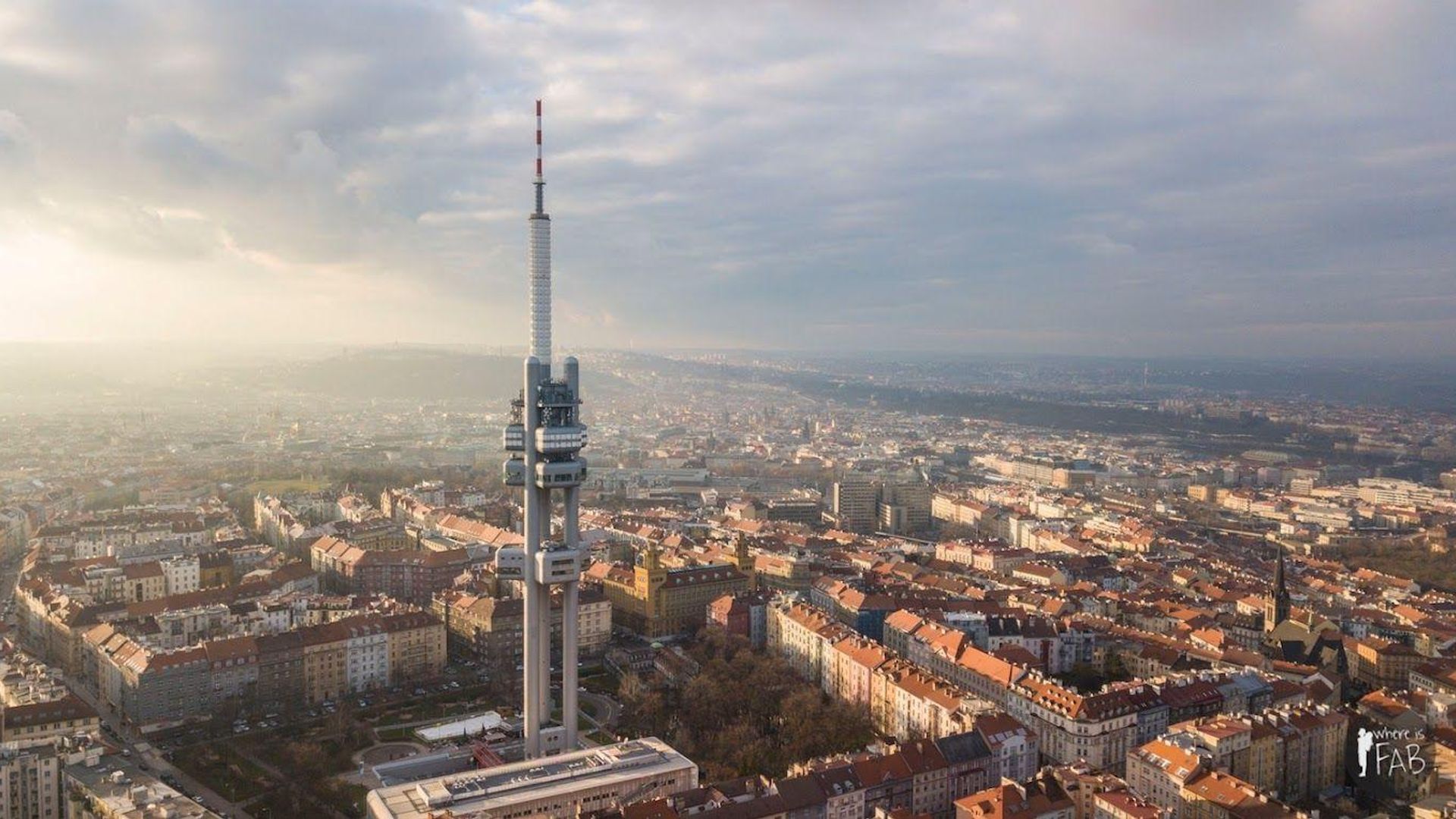 Prague: Žižkov to Dancing House In-App Audio Tour