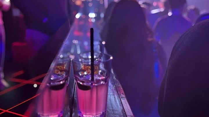 Riga: Private Pub Crawl Nightlife Experience