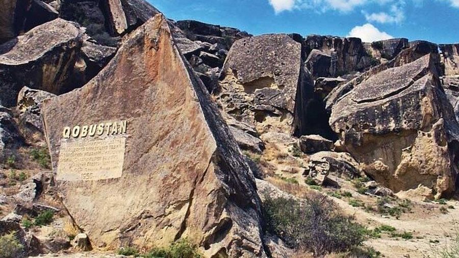 Absheron Peninsula and Gobustan National Park: Group Tour