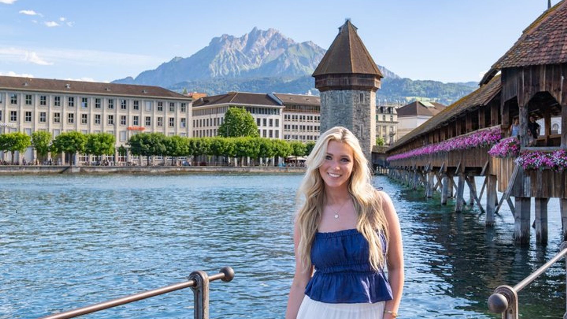 Lucerne: City Highlights Tour With Guide and Photographer