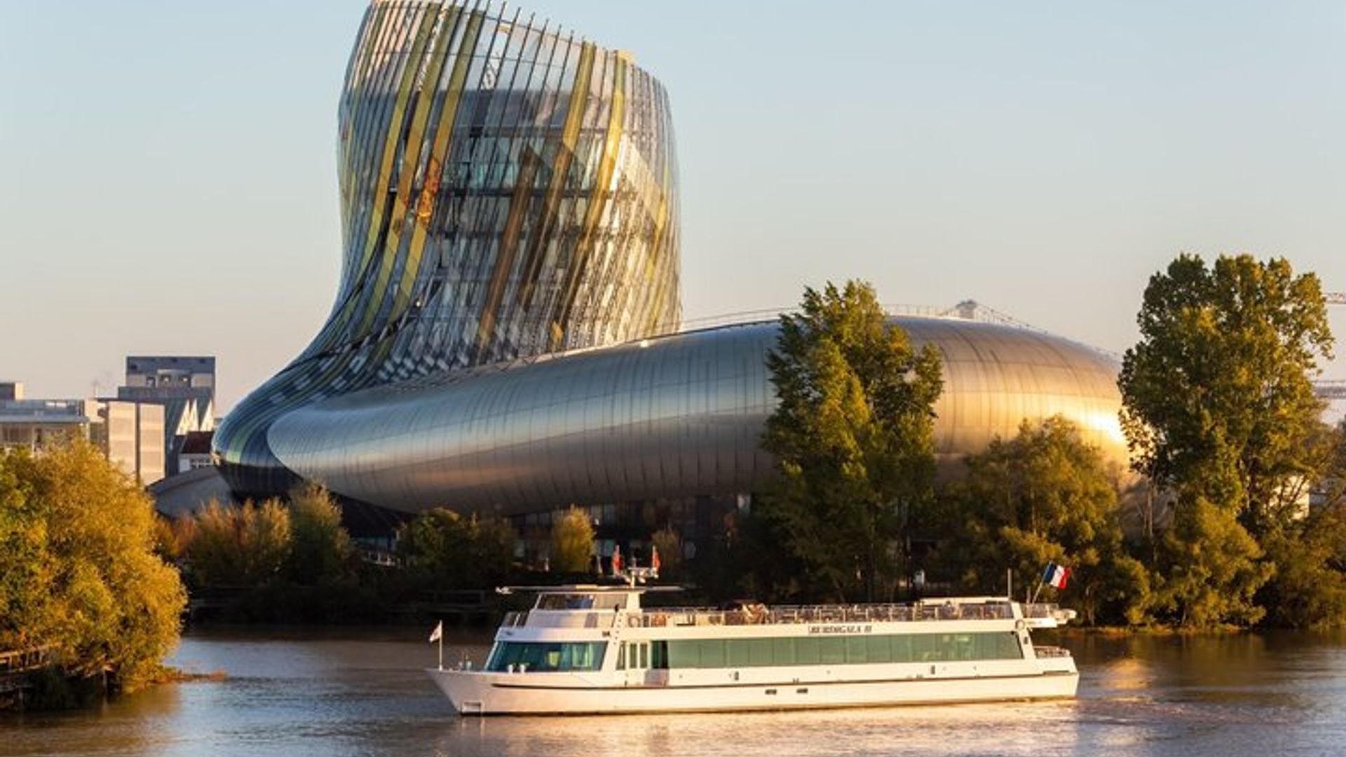 Bordeaux City Pass with Cite du Vin Entry and Transport Ticket