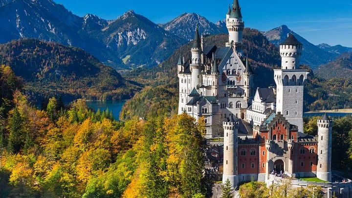 Neuschwanstein Castle: Private Full-Day Tour From Innsbruck