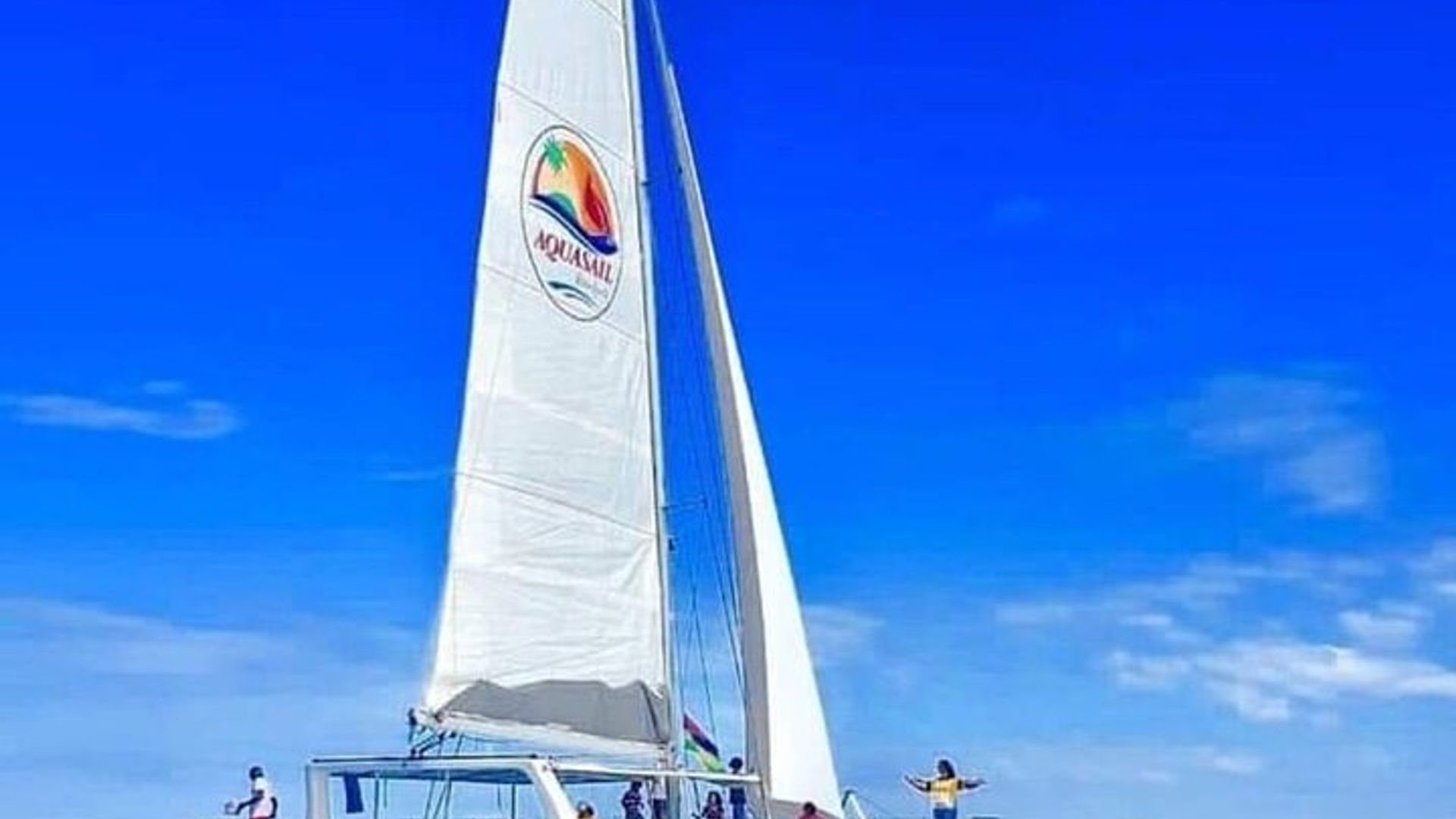 Ubunararibonye butazibagirana bwo kuvumbura inkombe yuburengerazuba kuri Catamaran