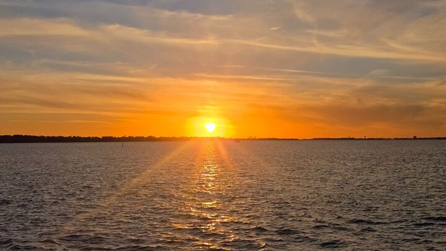 Destin Small-Group Sunset Cruise With Wine and Snacks