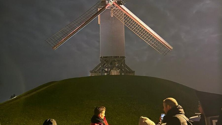 Bruges History and Highlights Evening Walking Tour
