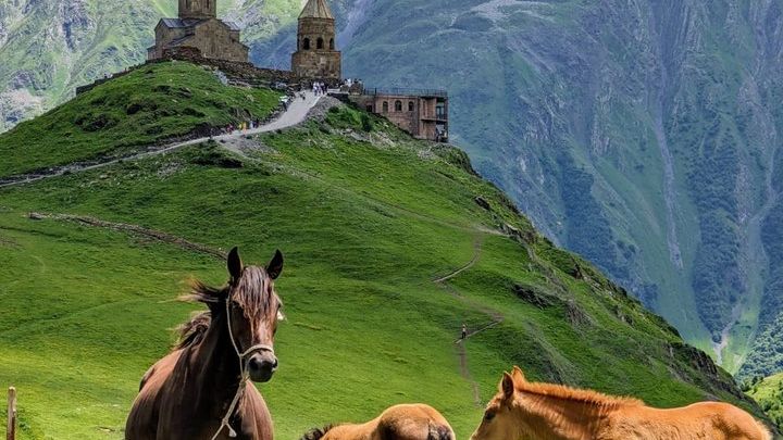 Private Kazbegi & Gudauri Tour from Tbilisi