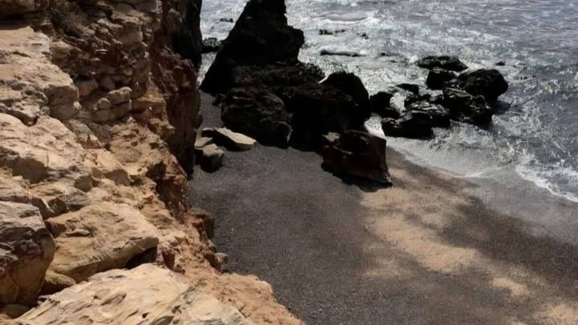 Randonnée Secrète au Cap Sim: vue panoramique entre Mer et Désert