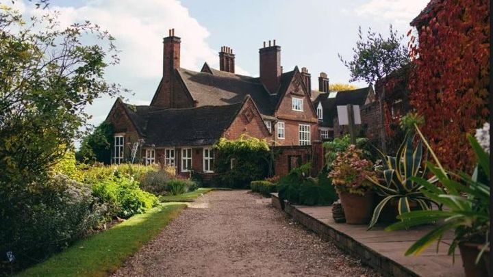 Skip the Line: House and Garden Admission Ticket