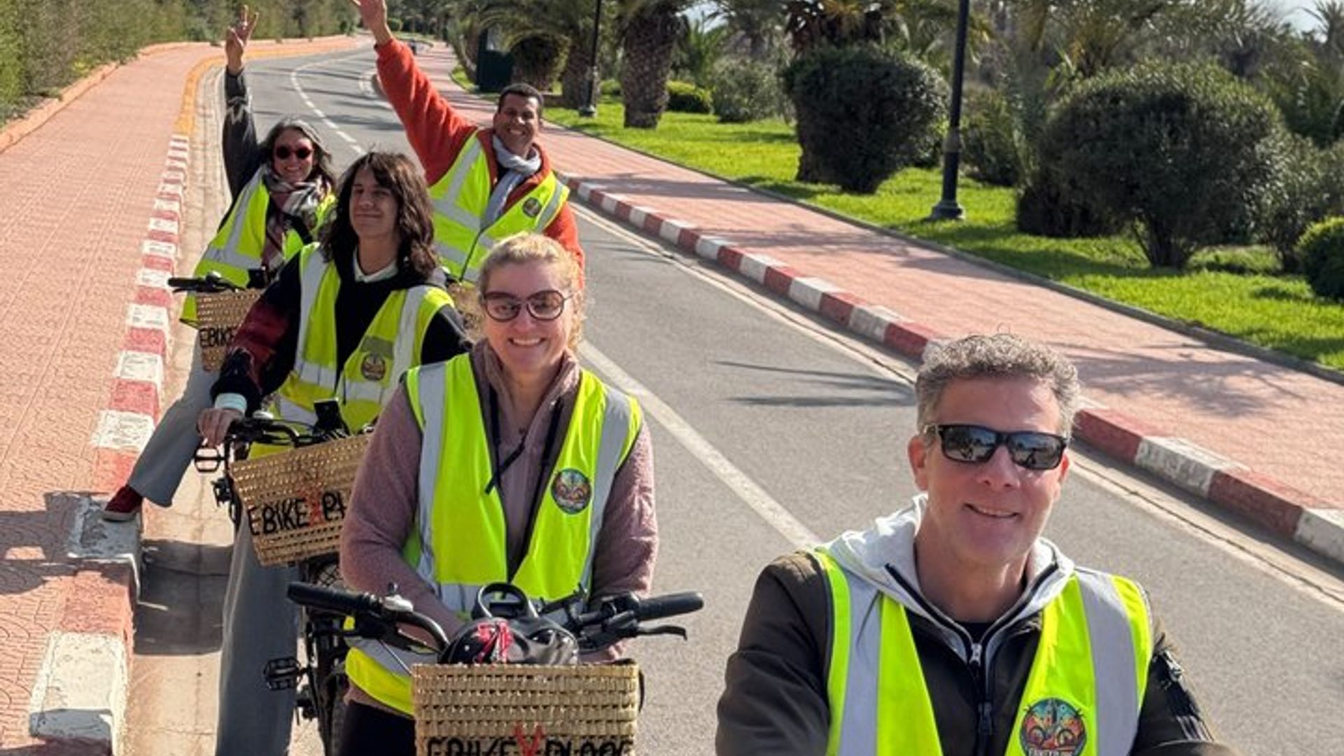 Marrakech E-Bike Tour : Explorez les joyaux cachés avec un Guide local