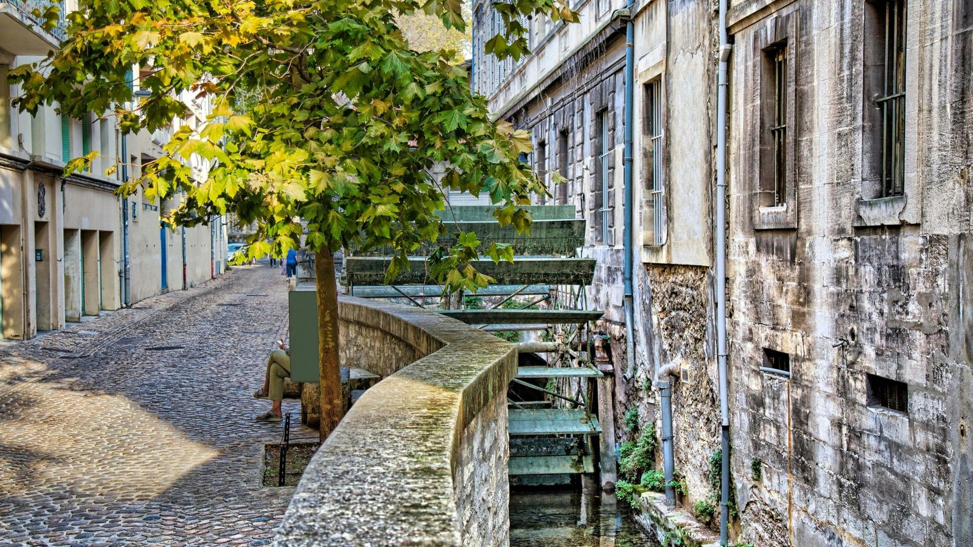 Avignon self-guided walking tour with audio app