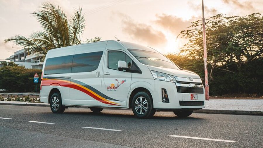 Aruba Private Airport Transfer (up to 5): 1-Way or Round-Trip