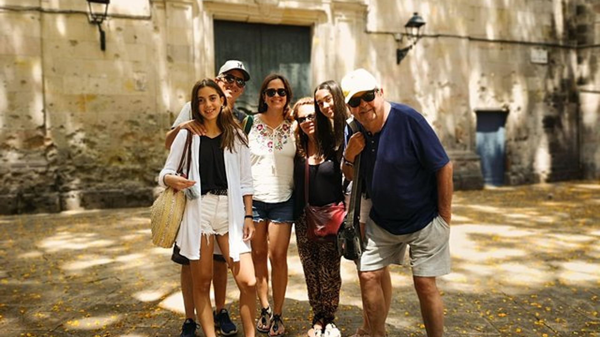 Barcelona Highlights Private Walking Tour With Tapas and Drink