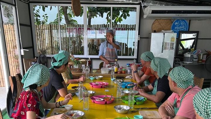 Authentic Thai Cooking Class & Local Market Experience