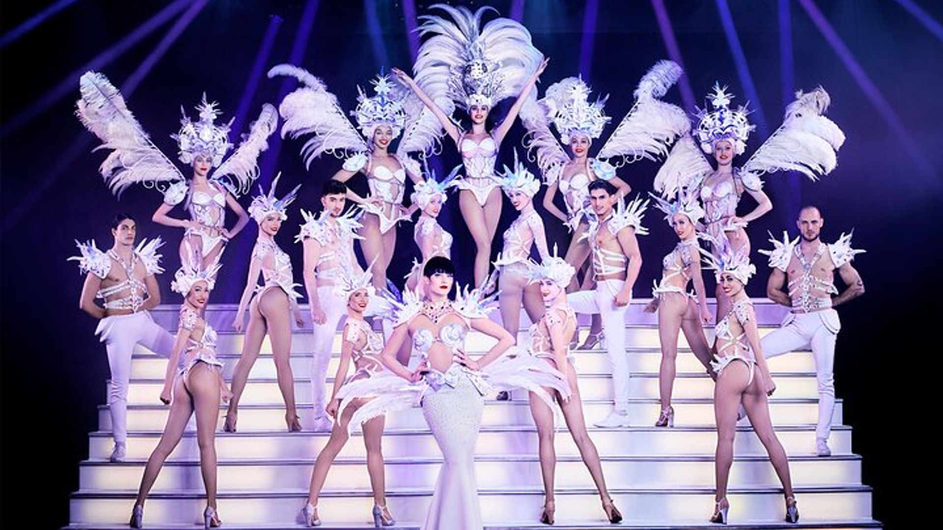 París: entradas para el espectáculo Paradis Latin Cabaret con champán