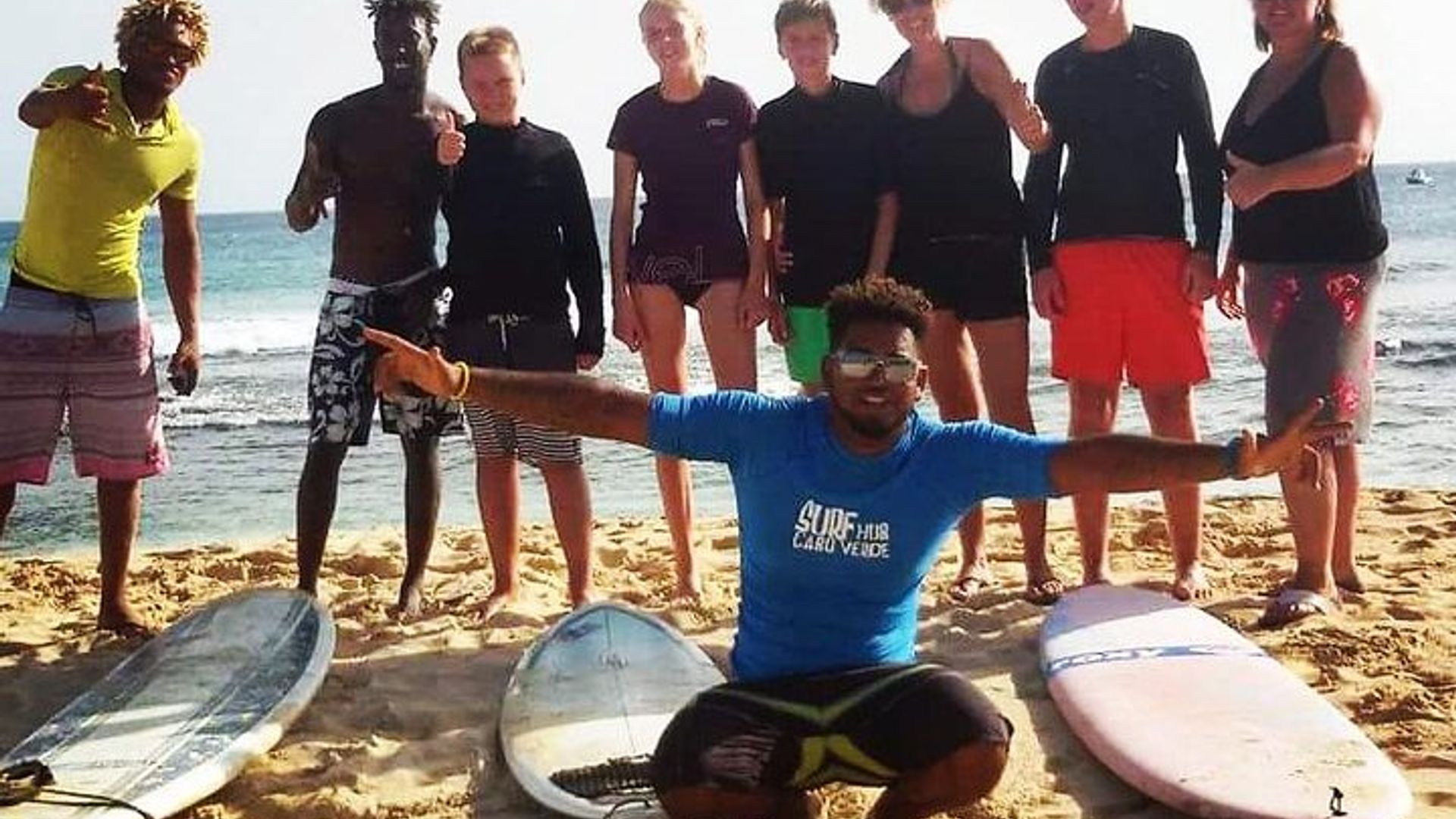 Lección de surf de Santa María en el océano Atlántico