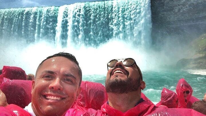 Niagara Falls Walking Tour and Boat Cruise