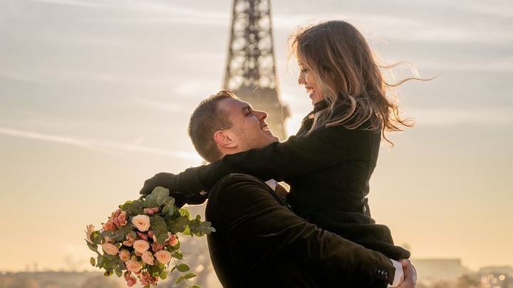 Private Guided Professional Photoshoot by the Eiffel Tower