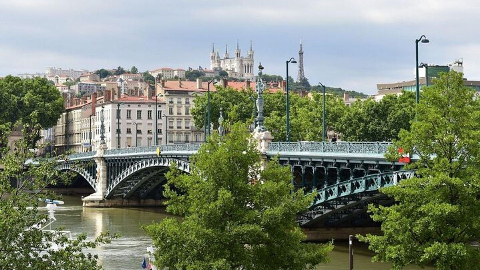 Guided Walking Tour through the streets of Lyon