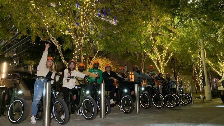 Downtown Dallas E-Bike Sightseeing & History 2-Hour Tour