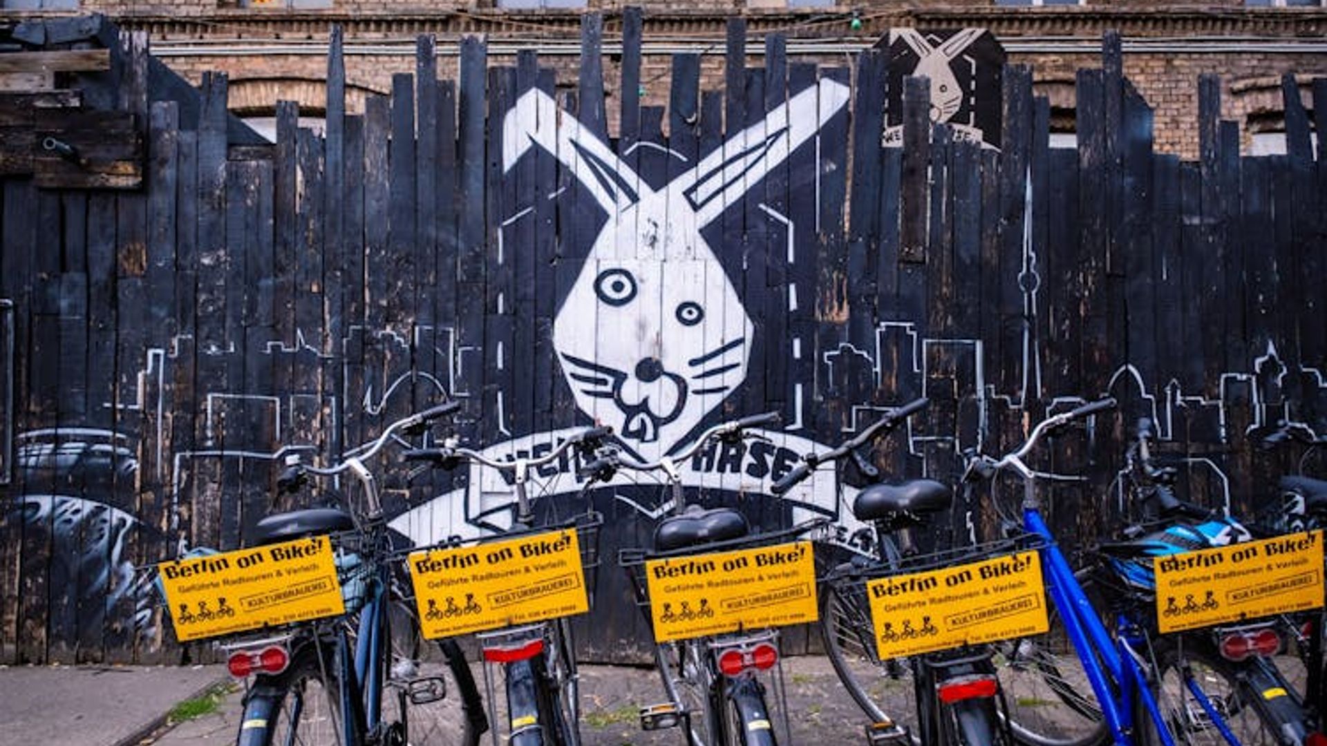 Alternative Berlin Bike Tour in German