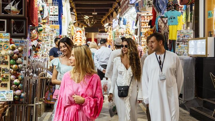 Discover Muscat: Group City Tour
