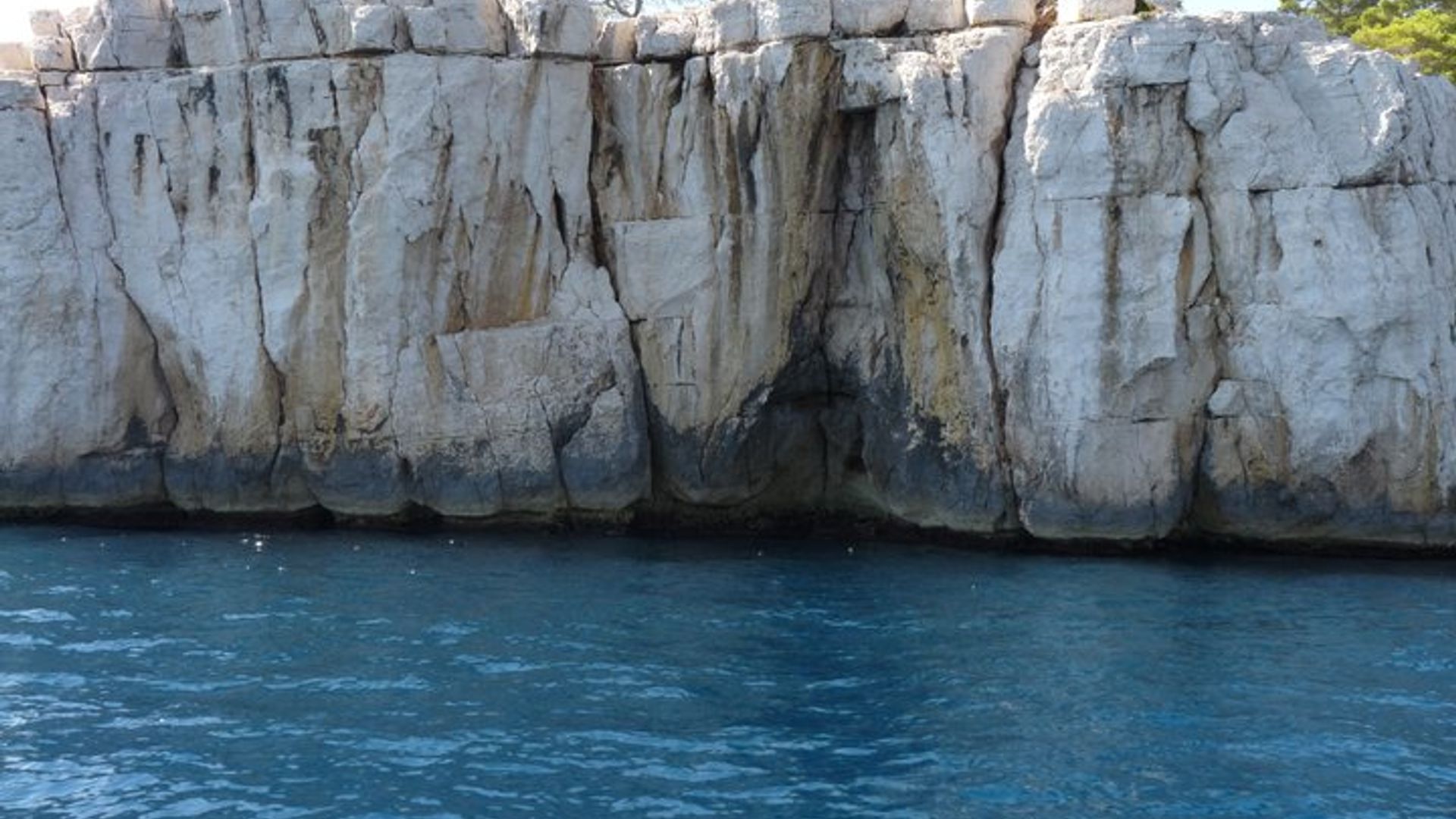 Cassis and Calanques Small-Group Tour from Aix-en-Provence