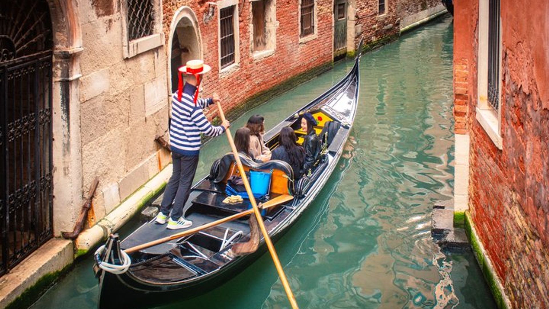 Venice Doge's Palace Walking Tour and Gondola Ride