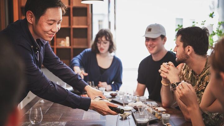 Tokyo Sake Tasting and 4-Course Meal Small-Group Experience