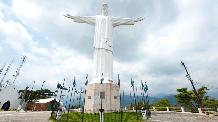 Cristo Rey, Tertulia Museum, & Downtown Cali City Tour