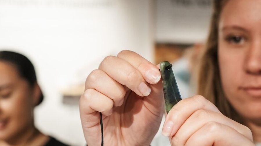 30-Minute Jade (Pounamu) Carving Workshop Tour, Rotorua