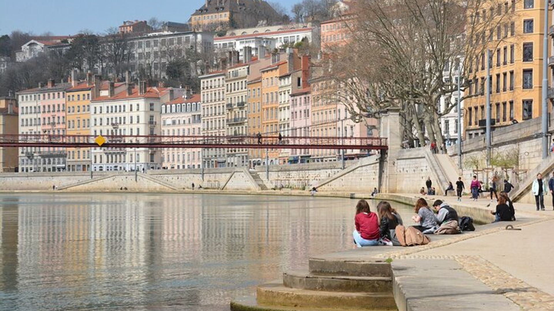 Transfert privé de Montpellier à Lyon avec un arrêt de 2 heures