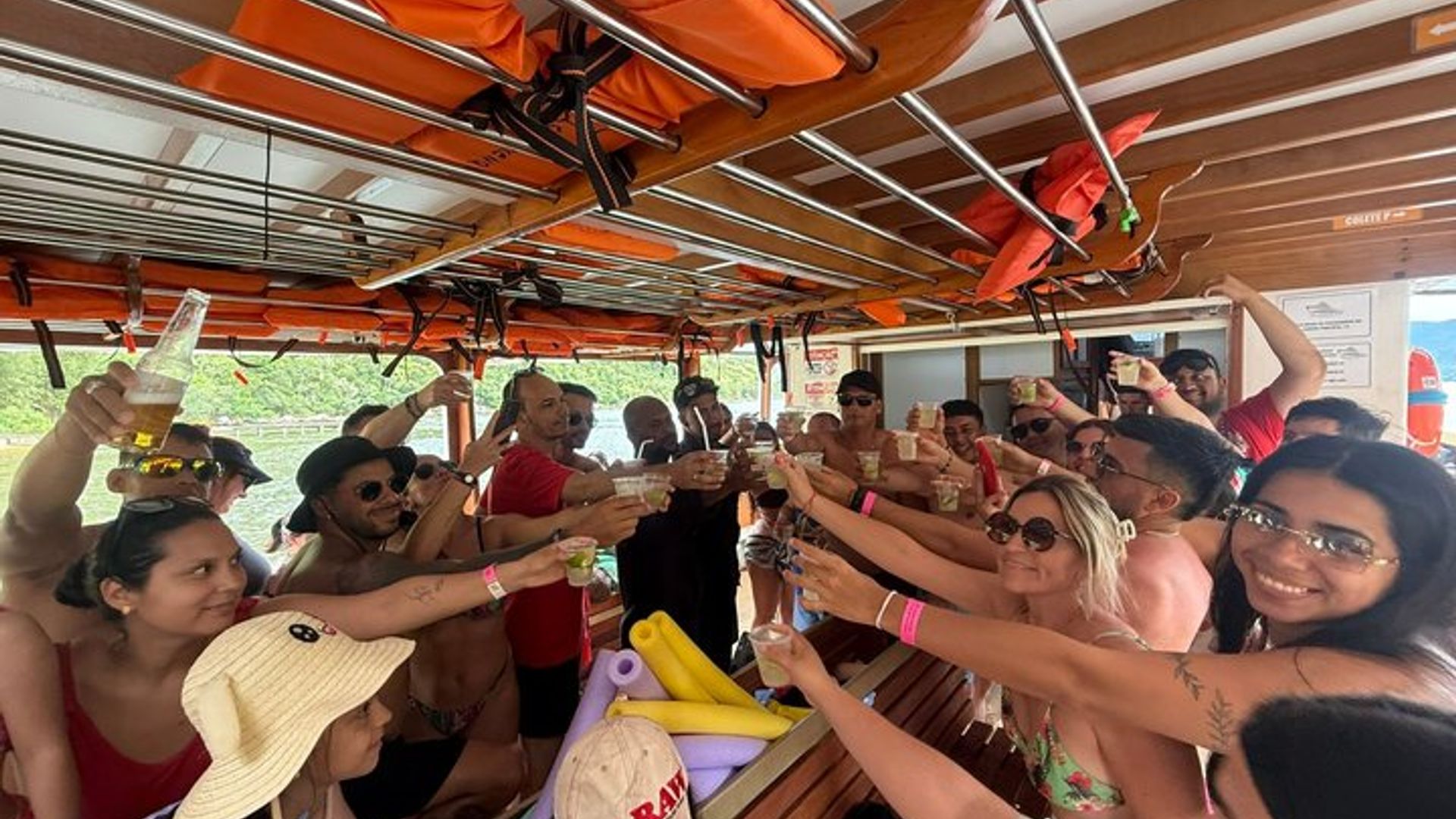 Excursion en bateau Florianópolis Costa da Lagoa et piscines naturelles