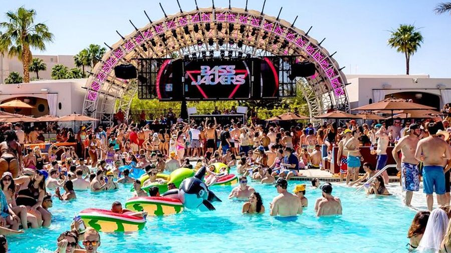 Las Vegas: VIP Pool Crawl With Party Bus, 3 Dayclubs, Drinks
