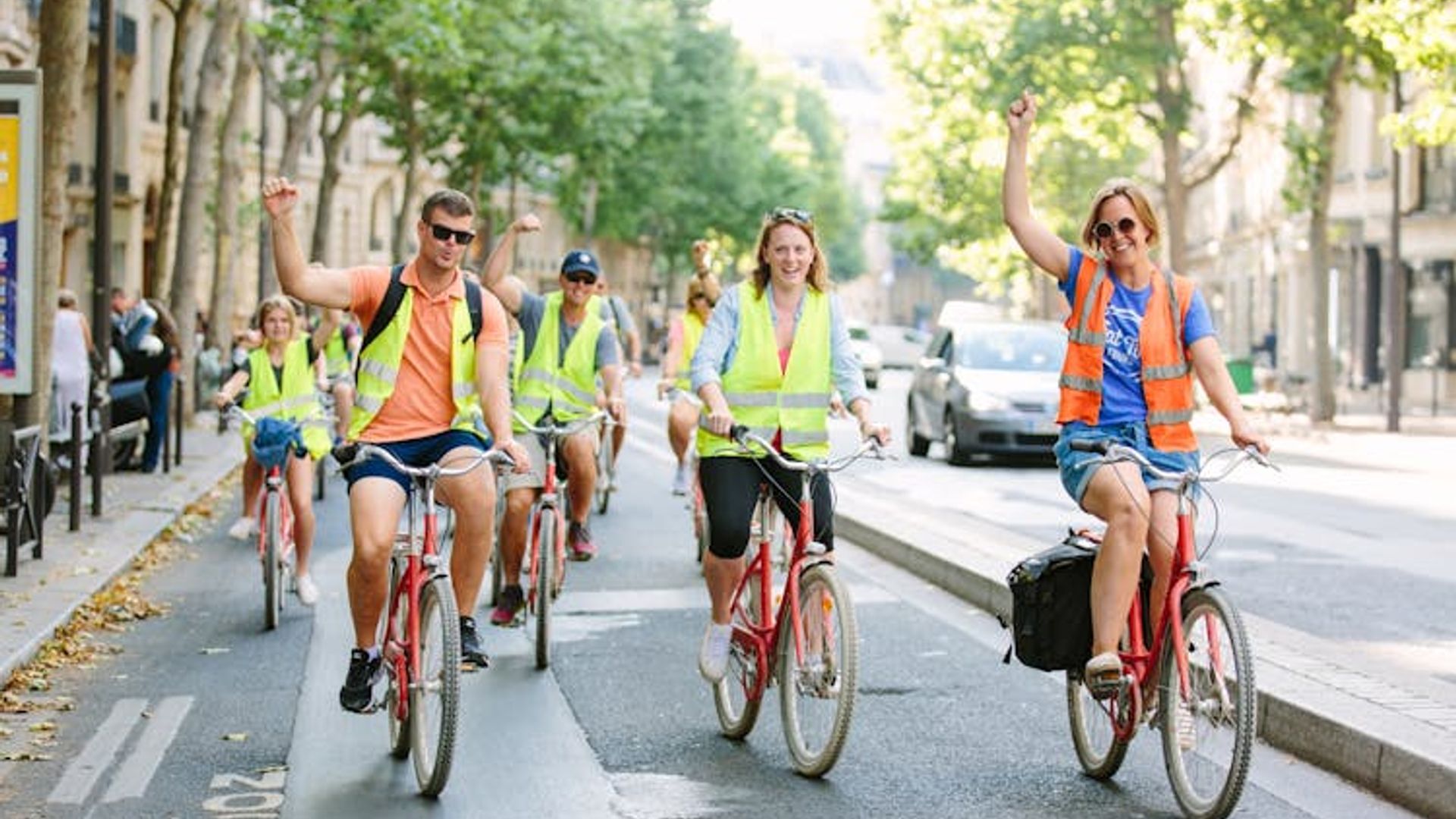 Guided bike tour of Paris by night with complimentary wine