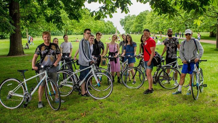 London Landmarks Half-Day Afternoon Small-Group Bike Tour
