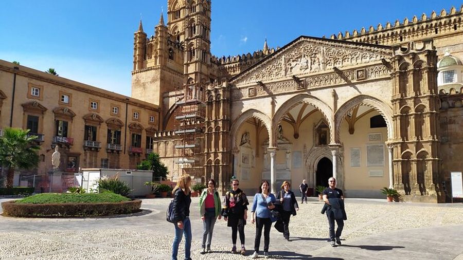 Discover Palermo in 3 hours. Art, history, markets and street food