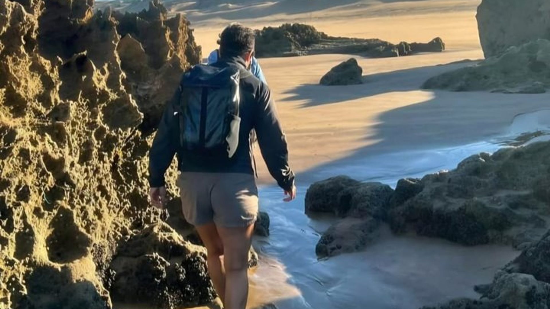 Secret hike to Cape Sim: panoramic view between Sea and Desert