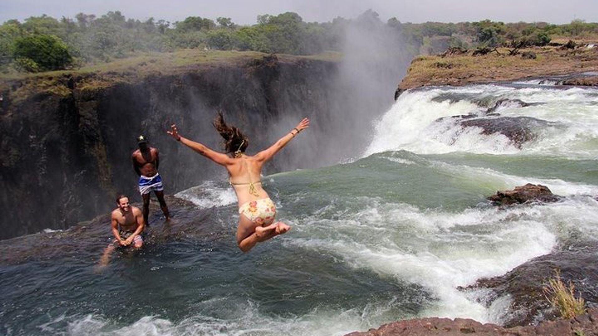 Ijoro rya Rhino Umukino hamwe na Bush Ifunguro rya Victoria Falls