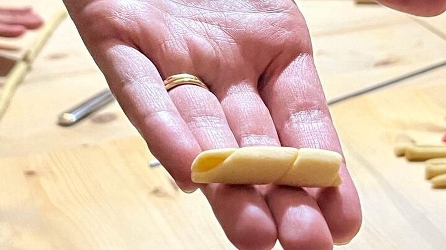 Lecce: Small-Group Pasta Cooking Class in Cozy Home Setting