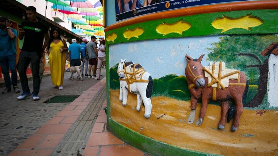 Medellín Full-Day Guatapé Group Tour With Tastings and Boat